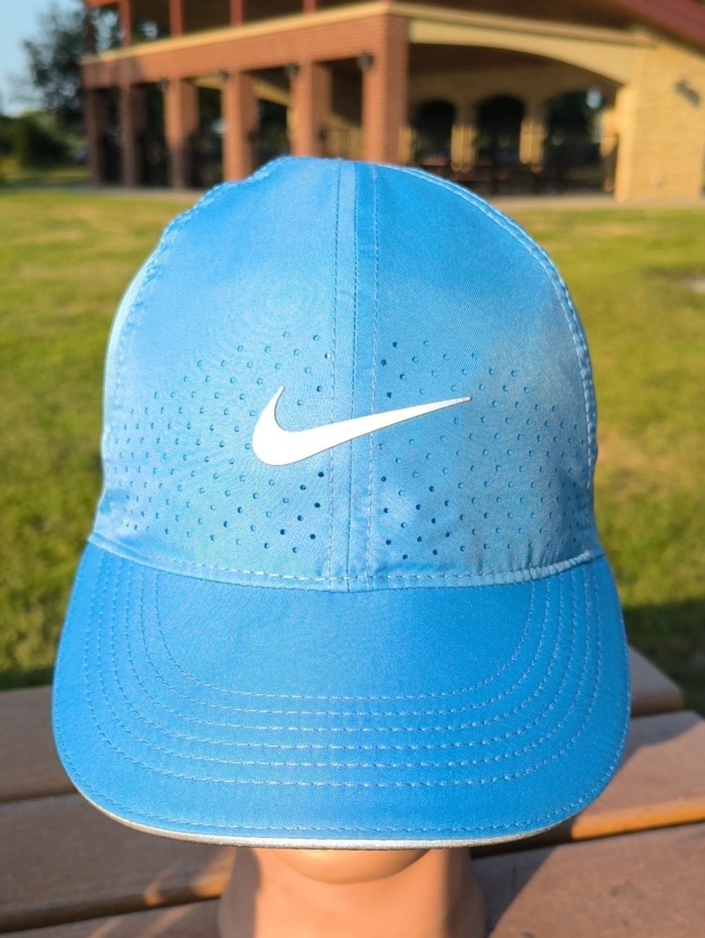 Nike Featherlight Dri-Fit Gym Cycling Running Vented Strap-on Hat Cap OSFM